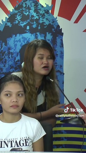 Humingi ng saklolo sa Raffy Tulfo in Action (RTIA) ang anim na inventory workers upang ireklamo ang kanilang agency na Paperworks Business Solution dahil isang buwan nang atrasado ang kanilang mga sahod. Kwento ng mga kinawawang manggagawa, tadtad ng pangako ang kumpanya pero lagi naman itong napapako! Alamin ang agarang tulong at aksyon ni Sen. Raffy na siya ring Chairman ng Senate Committee on Labor, para sa mga manggagawa! #Tulfo #RaffyTulfo #IdolMoSaSenado #KakampiMoSaSenado #NakikinigLumala