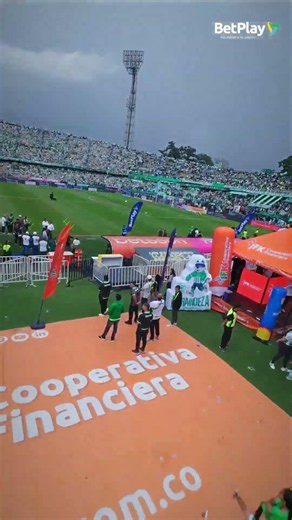Final atmosphere at the Atanasio! 🏟️