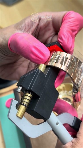 Why You Should Never Size Your Own Luxury Watch | #watch #chronocaffe #horology #patekphilippe