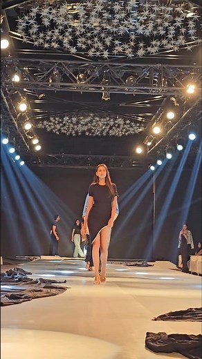 female model runway show✨️Runway Model Fashion Week 🇮🇳✨️ #shorts #runwaymodel