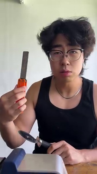 sharpening pizza cutter with both sharpbot and the dmd flip raythesharpener.com #fyp #knife #knifesharpening #ray #knifesharpener #rui #knives #japaneseknives #kitchenknives | Ray The Sharpener