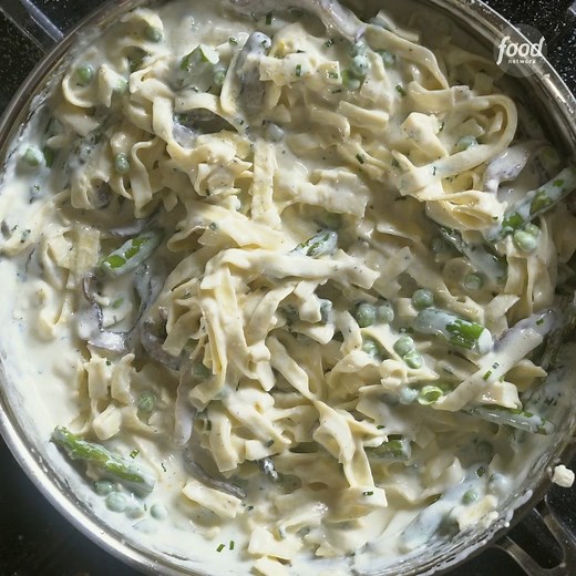 220K views · 2.5K reactions | Recipe of the Day: Spring Vegetable Fettuccine Alfredo 朗 Get the recipe: https://foodtv.com/3TZ6KyX | Food Network | Facebook