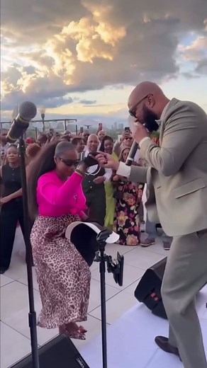 Jennifer Hudson Joins Common on Stage at Chicago Event