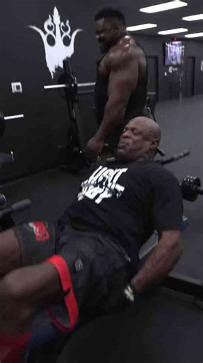 Ronnie Coleman Still Lifting Heavy | Chest & Tris w/ Blessing