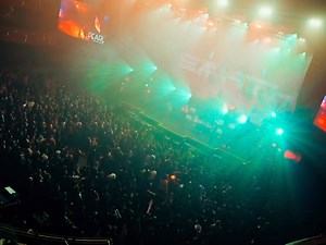 We’re almost done!!! From 31 shows to 10. Today we play the first of our Canada shows! Let’s goooo baby! | William Ramos