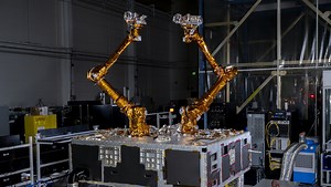 NASA and DARPA cooperate in the development of robots for satellite maintenance