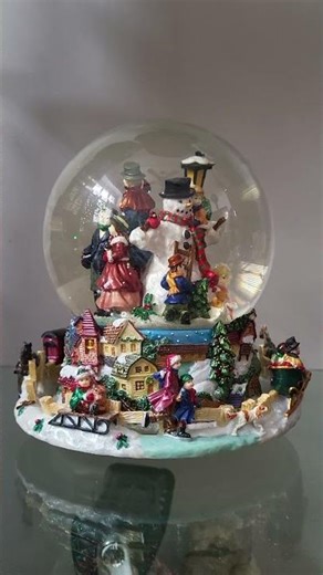 Christopher Radko Water Globe Musical Frosty The Snowman Revolving Base