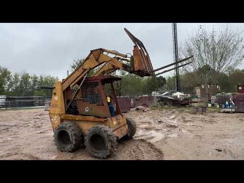 Lot 35 - Case Uni-Loader Model 1845C