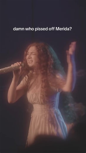 she’s gonna turn me into a bear bro #banshee #bansheebby #screaming #fryscream #livemusic