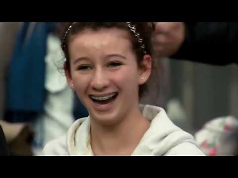 Flash Mob - The T Mobile Welcome Back [Sing and Dance] (Advertisement) 🎵💃🏽