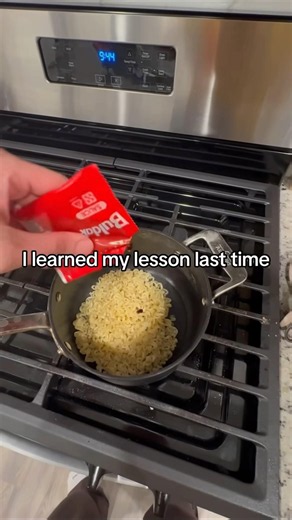 How Spicy is Buldak instant Ramen Noodles 🍜 @Flvckofomos #ramen #ramenhack #noodles