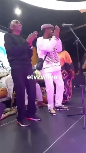 Chimurenga Music lives on! 🎶🔥 What a moment at Dr. Thomas Mapfumo’s farewell gig as Kurai Makore delivers a powerful performance of Gandanga’s classic Nyoka Musango 🙌🇿🇼 | ETV ZW
