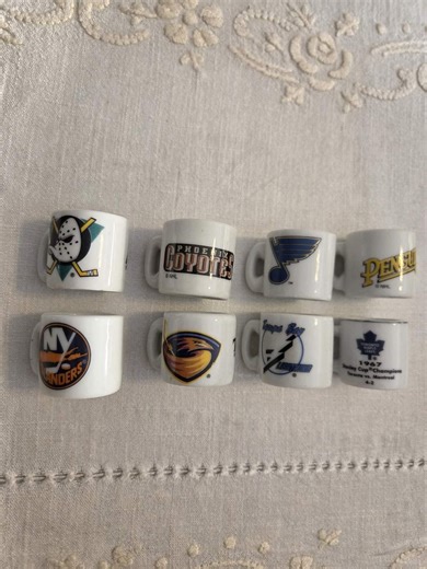 Vintage NHL Mini Mug Collection With Round Display Stand - Set of 8 Rare Hockey Team Logos: Mighty Ducks, Thrashers - Canada Sports Decor - Etsy