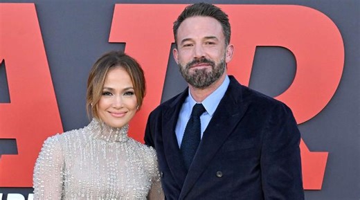 Ben Affleck, Jennifer Lopez treated with flat tire in L.A.