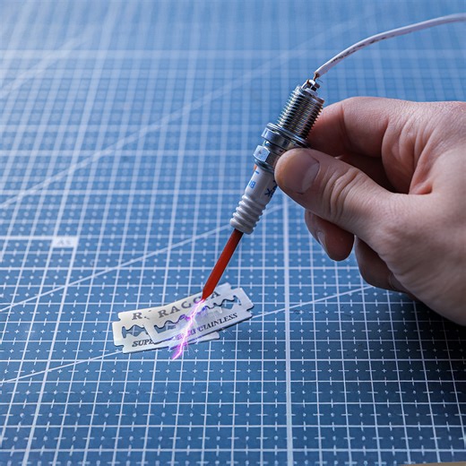 1.2M views · 4.9K reactions | How to make welding at home from a regular battery | 5-Minute Crafts | Facebook