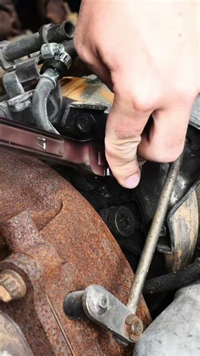 How to remove a Star Fastener from LB7 Duramax engine with a GripEdge RPT Star Dual Action Driver