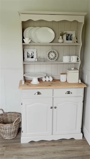 Pre-loved furniture, reimagined 🖌️ Why buy new when you can upcycle? Transform your furniture effortlessly with our Furniture Paint - choose your colour and let the transformation commence. 🎨 Hessian 🎥 @thevillagewhitehouse | Rust-Oleum UK