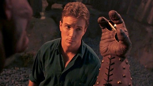 Mortal Kombat: An Ode to Johnny Cage and His $500 Sunglasses | Den of Geek