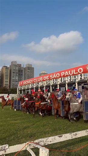 Jockey Club de São Paulo | O GPSP começou com tudo! No primeiro dia, o público já aproveitou cada detalhe: provas emocionantes, espaços instagramáveis, gastronomia... | Instagram