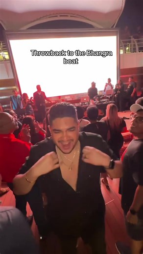 Memorable Bhangra Boat Trip with Family