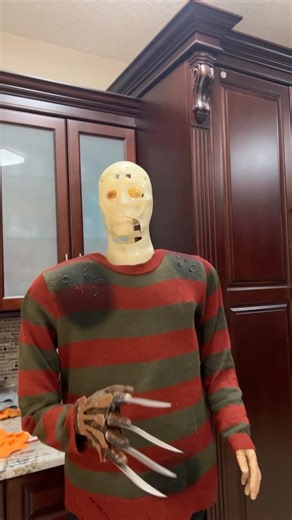 (Old 2024 Video) Unmasked 2010 Freddy Krueger Gemmy Animatronic Repairing Process ⚙️ #halloween