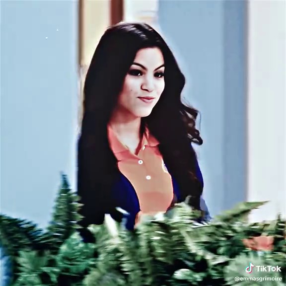 Emma Alonso: Witch Character Overview