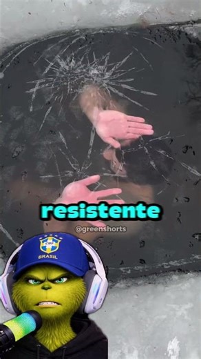 Ele ficou PRESO embaixo do gelo! 😱