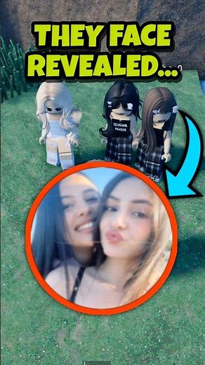 she has mean friends… (face reveal) #roblox #funny #shorts
