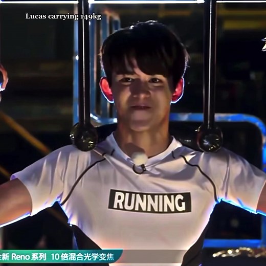 Unbelievable Strength: Lucas Lifts 149kg