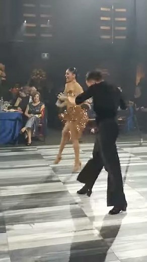 Professional Latin Dance / Salsa Dancers LIVE PERFORMANCE - Bongo and B Entertainment