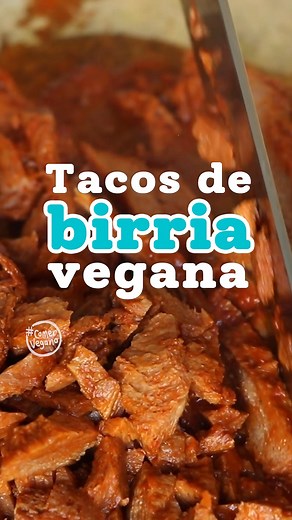 🌮 Tacos de BIRRIA vegana | ¡Altos en proteína! ▶️ RECETA AL DAR CLIC EN: "Ver video completo"... 👇🏽👇🏽👇🏽 🔗 Programas, guías alimentarias, recetarios, consultas y contenido exclusivo en: www.comervegano.mx #vegan #birria #plantbaseddiet #recetas #recipes #tacos #tacosdebirria #birriatacos #birriavegana | Comer Vegano