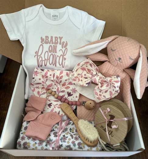 Personalized Baby Girl Gift Box: Bunny, Bodysuit & Photo Props - Etsy