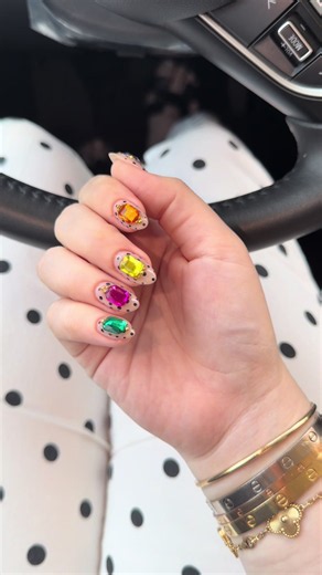 Mucho polka dot by @indraquintero__ #nails #newnails #uñas | nails