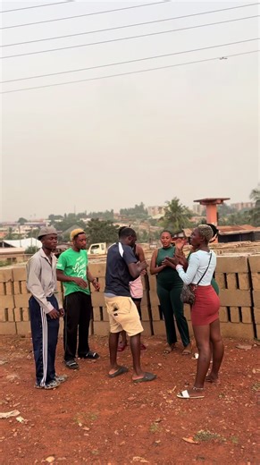 Eiii this girl.this account don’t support violence just for laugh 😂.#foryoupage #viralvideo #fyp #fypシ゚viral #trendingvideo