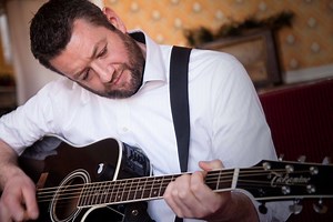 Irish live bands & singers for hire Ireland, traditional Irish bands