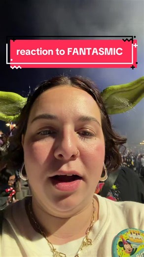 our reaction to seeing FANTASMIC for the first time 😆 WOW! LIFE CHANGING 💫 #thisisyoursign #disneygal #hollywoodstudios #fantasmic #sorcerermickey