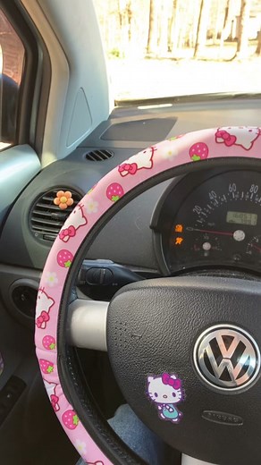 Daniel Bolz (@scionave)’s video of hello kitty car