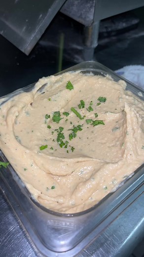 making some homemade hummas for our customers😊#narasmith #homemadehummus #fyp