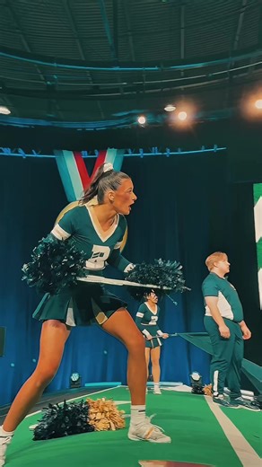 Loved supporting our #TeamDV programs at the D2 NHSCC! Can’t wait to support all of our D1 programs this weekend! #cheer #nationals #cheerleading