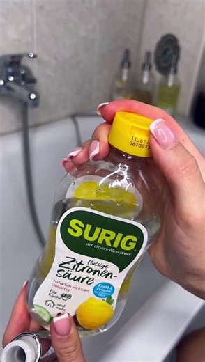 How to clean rust from a shower using vinegar