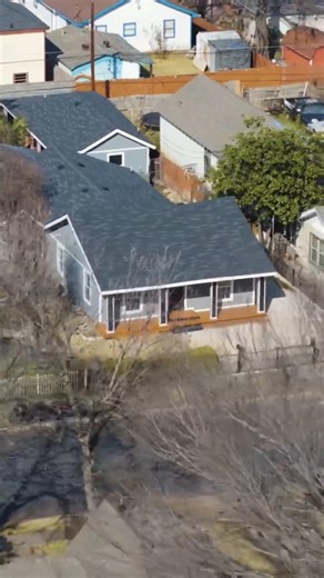 A turnkey opportunity in Dallas 🔑 Move-in ready, fully renovated, and designed for flexibility — whether you’re buying to live in it or add it to your portfolio. This is the type of property that gets snapped up quietly. Want the full details or a private tour? DM me “DALLAS” #DallasRealEstate #DallasInvestors #TurnkeyRental #RealEstateInvesting #DFWRealEstate