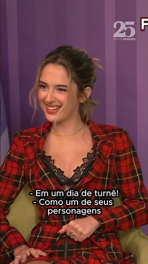WE TALKED TO LINDSAY LOHAN AND THE CAST OF 'CRAZY FRIDAY!' 🥹