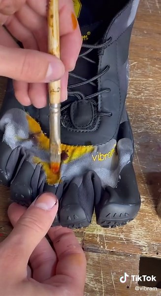 Dye It Yourself using Vibram #FiveFingers with @ClessioLab #Vibram #Custom