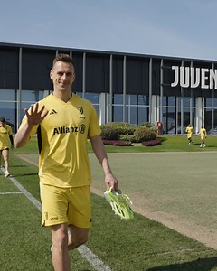 51K views · 2.2K reactions | Juventus trains and prepares for Sunday's match against Genoa ⚪️⚫️‍♂️ | Juventus | Facebook