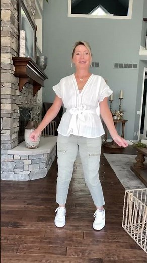 What to Wear: Stylish Casual Pant Outfit