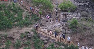 Tourism leads path to prosperity for cliff dwellers in southwest China's Sichuan
