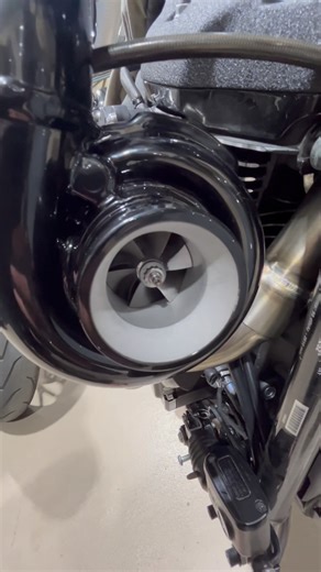 We’re bolting on a Trask Tornado Turbo Kit, to be shown off at the Australian V-Twin Expo in Brisbane on Oct 10th. The Trask Tornado Turbo Kit works with your stock motor components, which makes it one of the most straightforward installs on the market. No crazy rebuilds. No drama. It instantly adds a whopping increase of Power, up to 50% Gains from stock. Everything you need is supplied in the box... no guess work, no hidden extras needed. Today, it’s all about sorting the stock tune (the “Befo