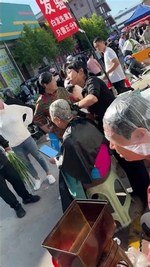 Master Hair Coloring Techniques - Real-Life Training with Experts