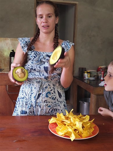Delicious Plantain Chips with Fresh Guacamole Recipe
