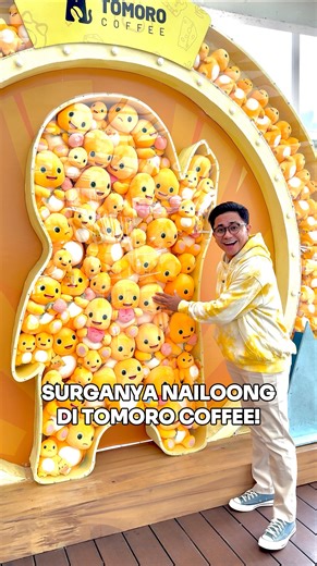 Yoseph Koisin on Instagram: "WAH, SURGANYA ADA SURGANYA NAILOONG, KETEMU RATUSAN NAILOONG DI TOMORO CHEESE X NAILONG POP UP STORE?! Beli TOMORO Cheese x Nailoong Series mulai dari 24rb dan dapetin FREE Exclusive Merchandise di tiap TOMORO Cheese x Nailoong Series, ada special cup, sticker, spinning pop socket, dan phone charm gemes! Ga ketinggalan merchandise gemes yang bisa kamu beli mulai dari 99K aja, ada totebag dan tumbler! Jangan sampe ketinggalan keseruan di Pop Up & Theme Store TOMORO Ch